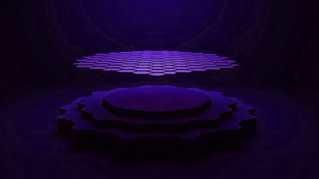 Composição abstrata em roxo sobre fundo escuro: malha hexagonal suspensa acima de camadas sólidas de dados